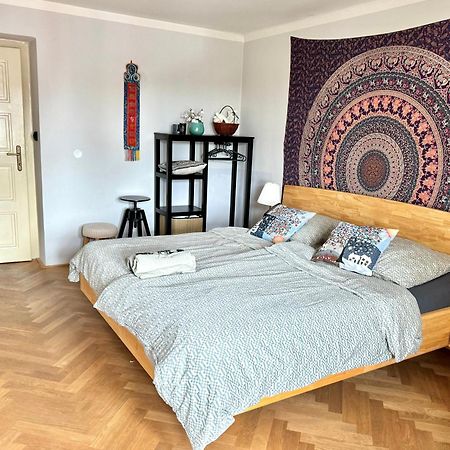 Knk Vibrant Central Spacious Hideaway Lägenhet Hradec Králové Exteriör bild