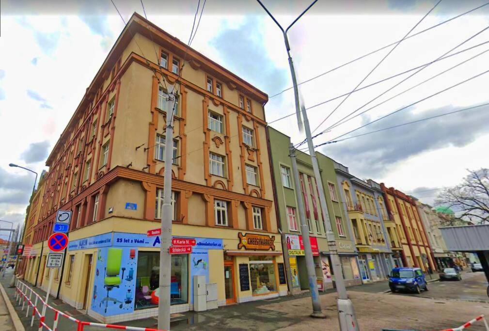 Knk Vibrant Central Spacious Hideaway Lägenhet Hradec Králové Exteriör bild