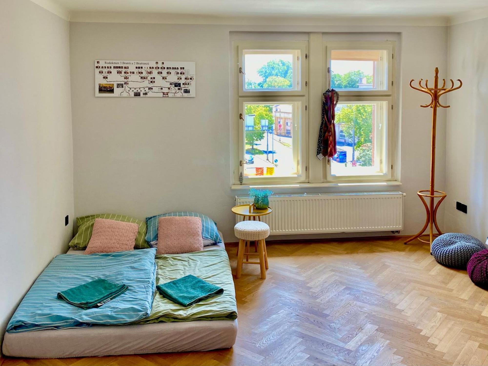 Knk Vibrant Central Spacious Hideaway Lägenhet Hradec Králové Exteriör bild
